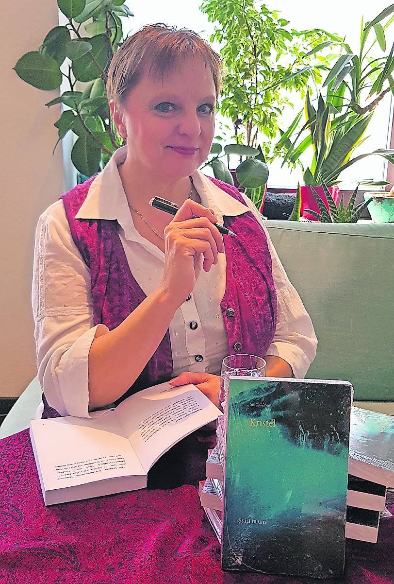 Die Autorin Margarete Dorn aus Mönchengladbach hat Anfang März ihren ersten Roman „Kristel: Es ist in uns“ veröffentlicht. 