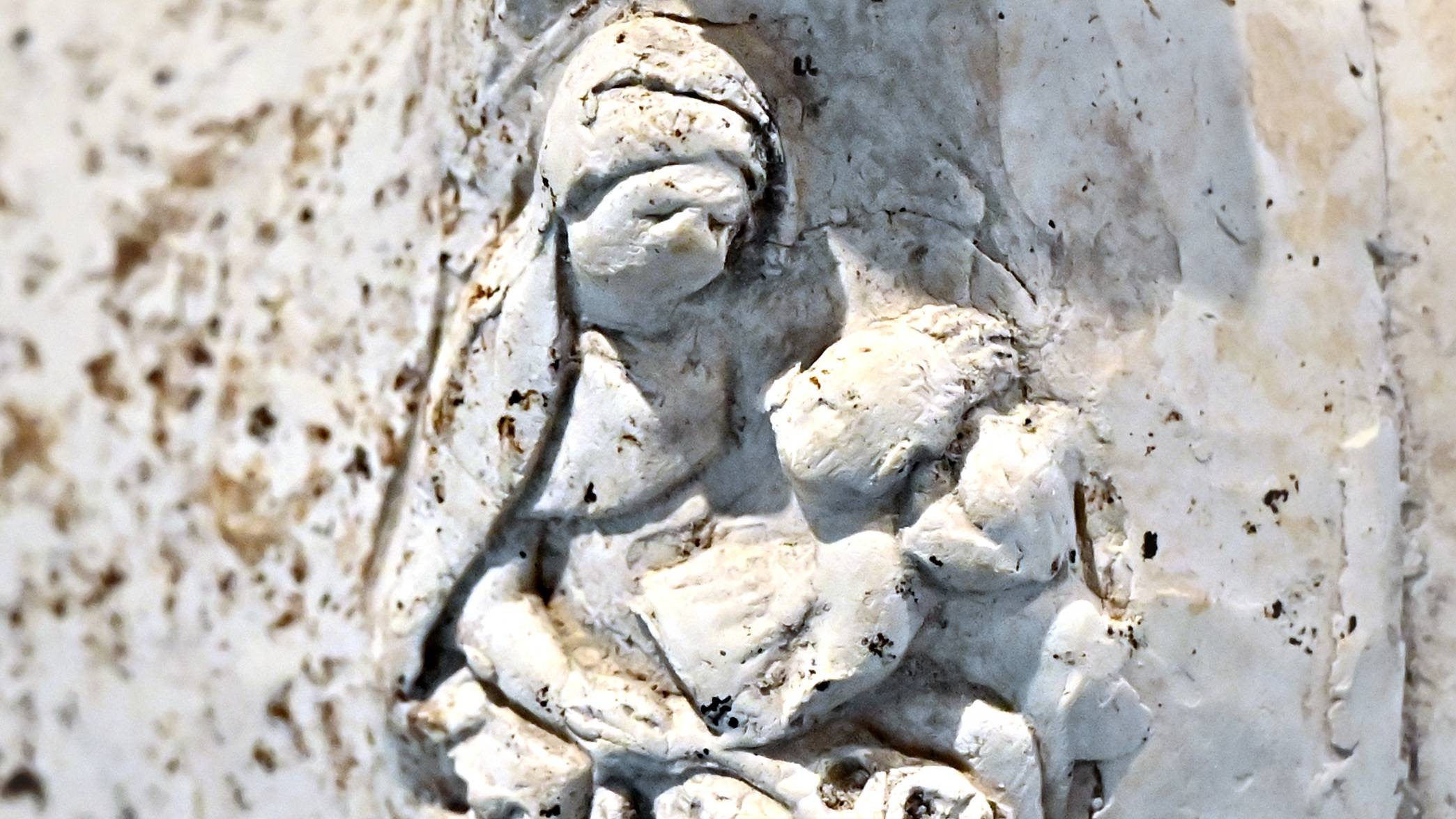 Darstellung der ägyptischen Göttin Isis mit