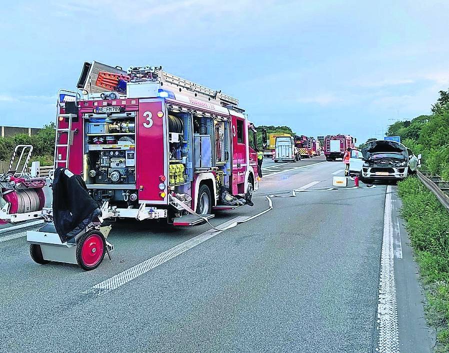  Drei Menschen wurden bei dem Verkehrsunfall am 12. Juni verletzt. Die acht beteiligten Pferde kamen unbeschadet davon. 