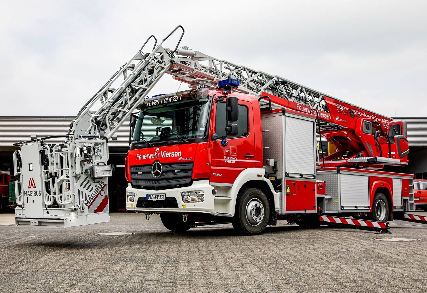 Das neue Drehleiter-Fahrzeug ist im Dienst.