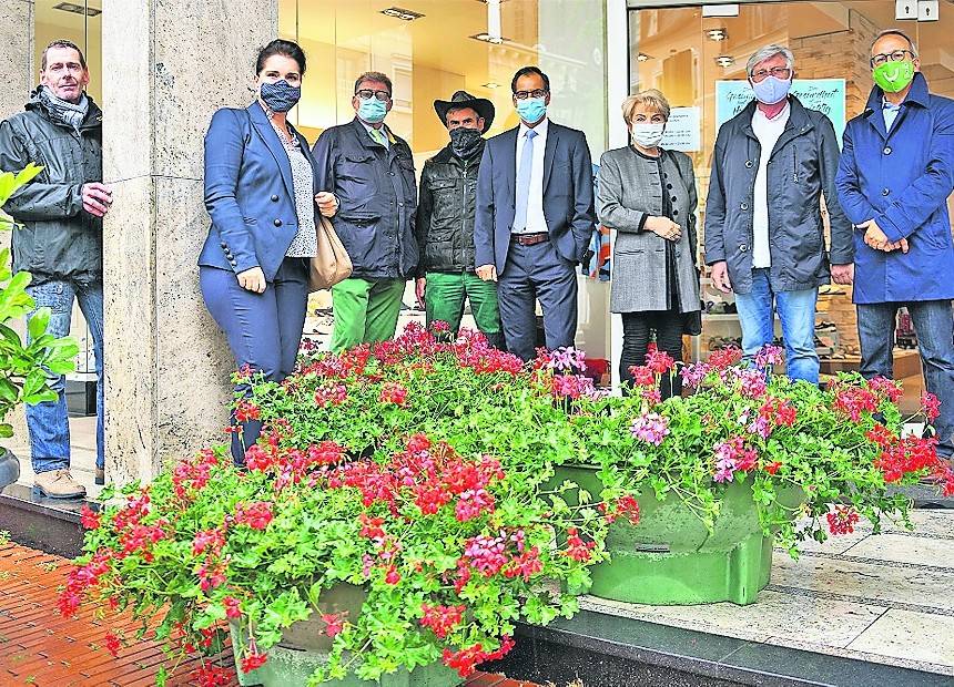 Vertreterinnen und Vertreter der Organisatoren und der Sponsoren.