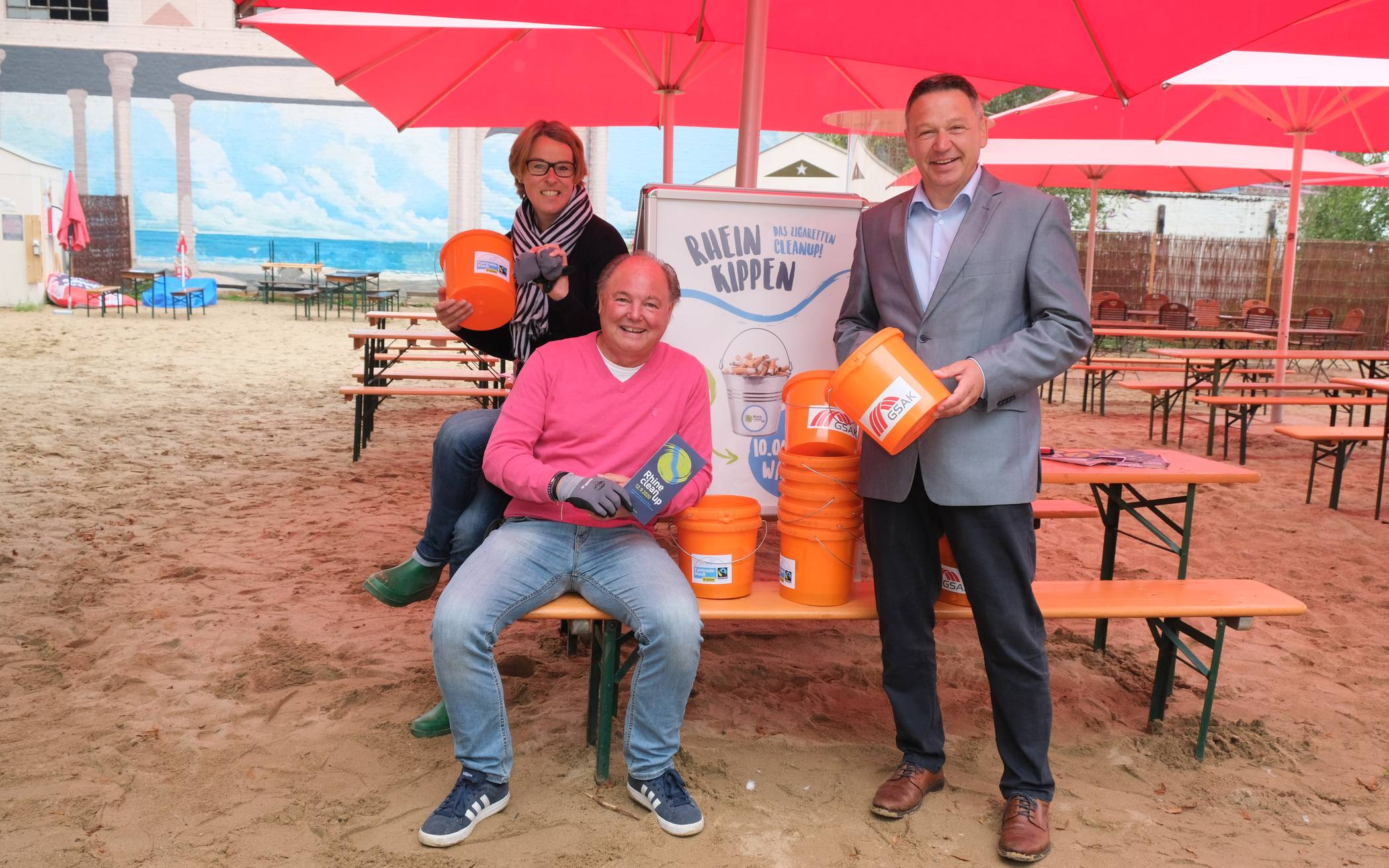 Die Initiatoren der Aktion R(h)einkippen erwarten