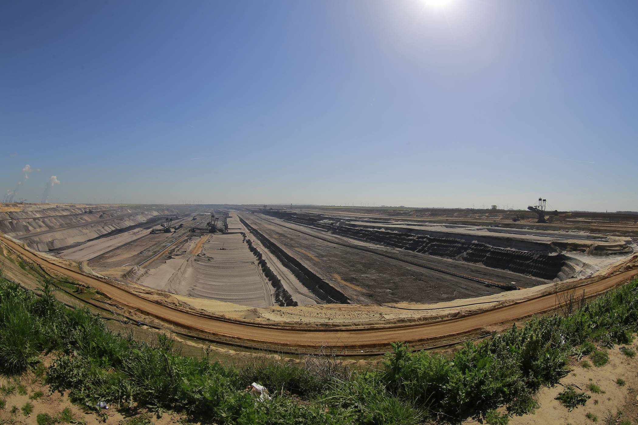 Für die zerstörte Landschaft am südlichen Rand von Mönchengladbach muss eine Perspektive gefunden werden.