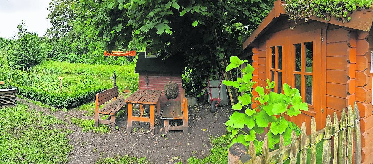Eva-Lorenz-Umweltstation (ELU) im Schlosspark von Neersen bietet vielfältige Möglichkeiten, die Natur näher kennen zu lernen.