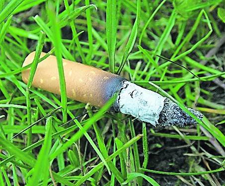 Gefährlich sind noch glühende Zigarettenkippen.