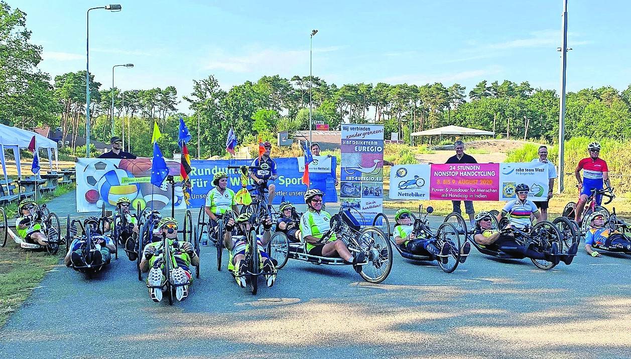 19 Athleten fuhren in 24 Stunden insgesamt 3815 Kilometer – eine Strecke von hier bis zum Assuan-Staudamm in Ägypten.
