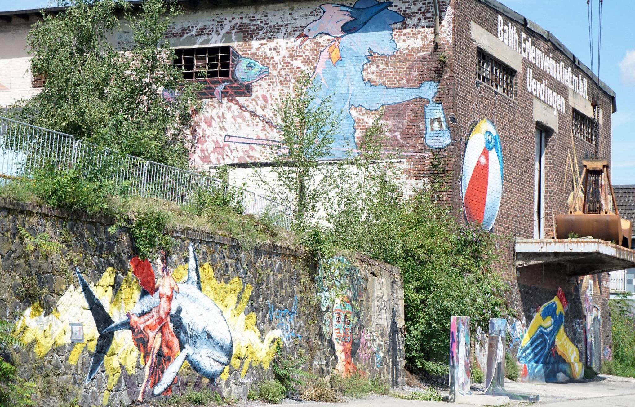 Vintage-Markt mit 
Musik am Rheinufer