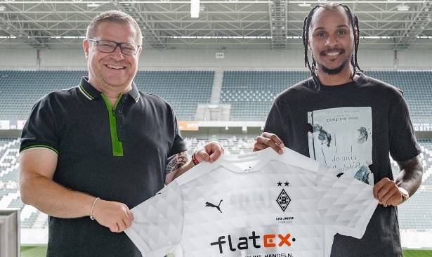  Neuverpflichtung Valentino Lazaro mit Manager Max Eberl. DEr 24-Jährige kommt von Inter Mailand zu Borussia. 