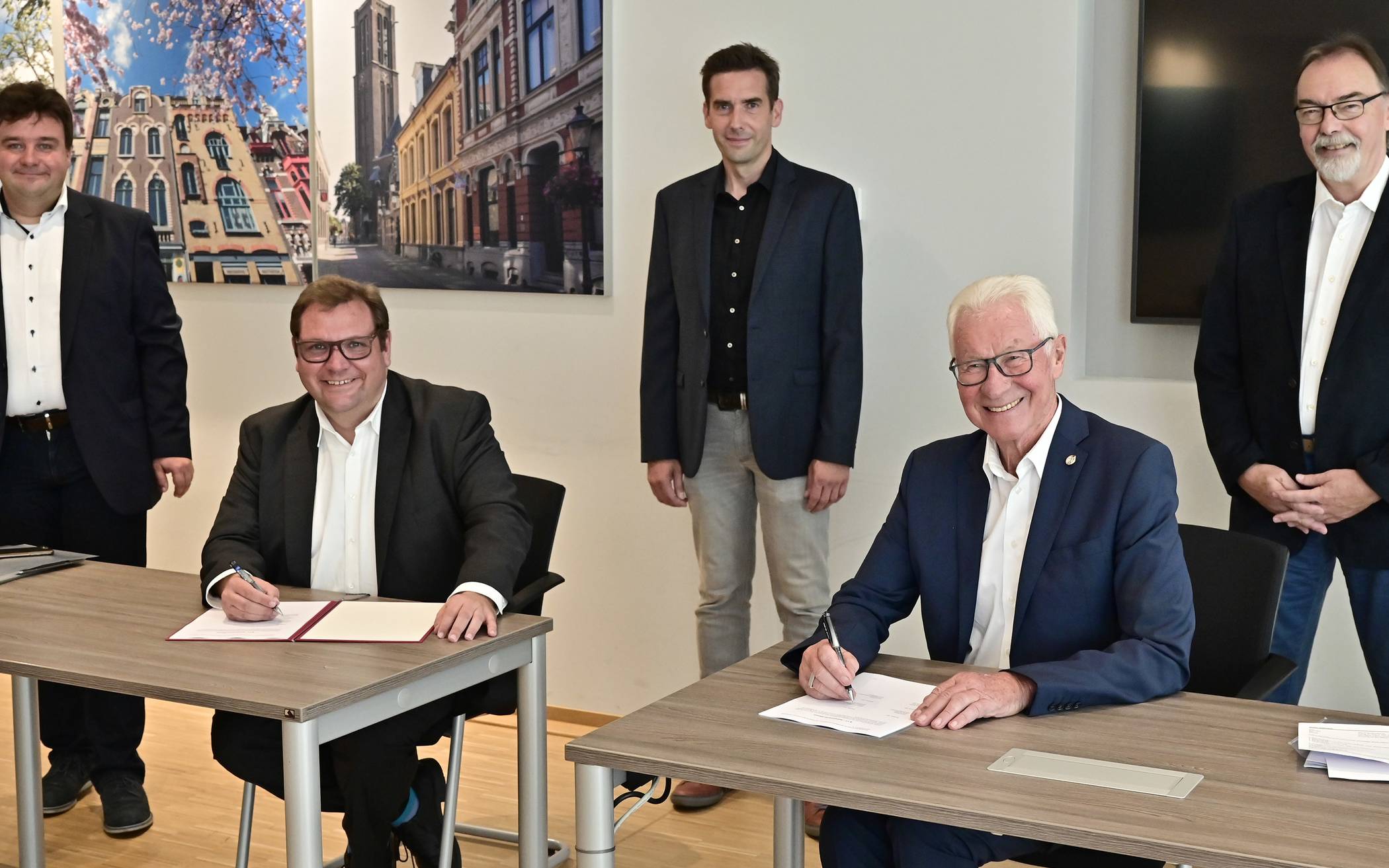 Oberbürgermeister Frank Meyer und Dieter Hofmann,