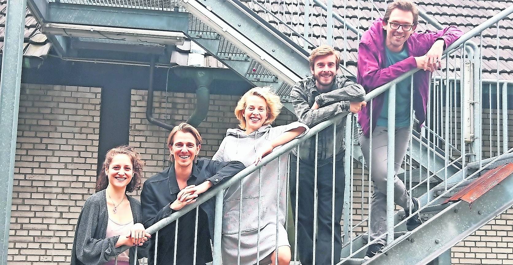 Das Burghofbühnen-Ensemble – Antonia Dreeßen, Markus Penne, Maren Kraus, Matthias Guggenberger, Tom Gerngroß – freut sich auf die anstehende Spielzeit.