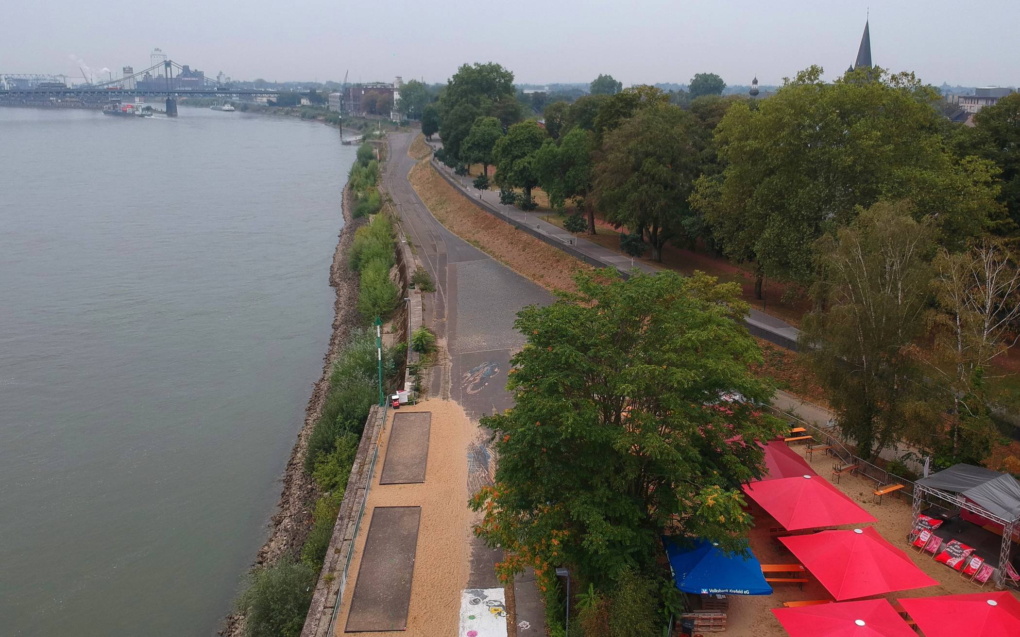 Das untere Werftgelände am Uerdinger Rheinufer