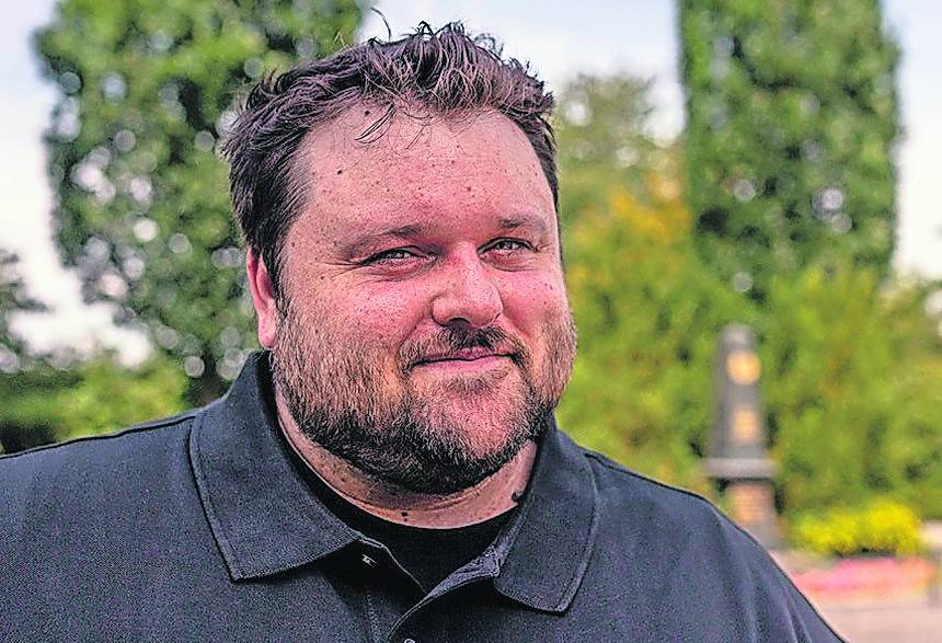  Marco Nowak ist Ortsverbandssprecher bei Die Linke-Ortsverband Meerbusch und tritt im Rahmen der Kommunalwahl am 13. September 2020 als Bürgermeisterkandidat an. 