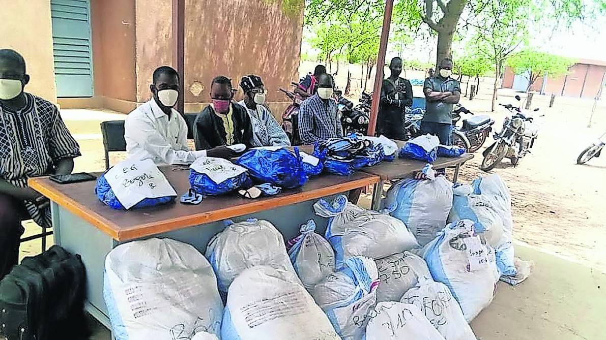  An einem Markttag wurden die Masken verteilt. 