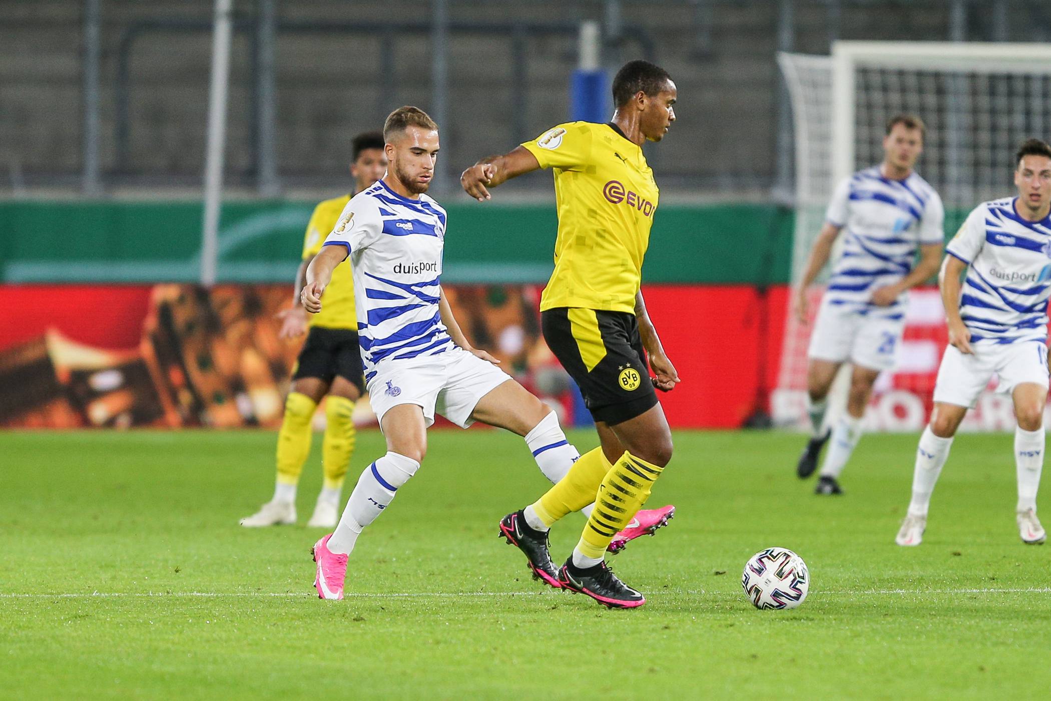  Für Ahmet Engin &amp; Co. gab’s gegen Manuel Akanji und den BVB gar nichts zu holen.  