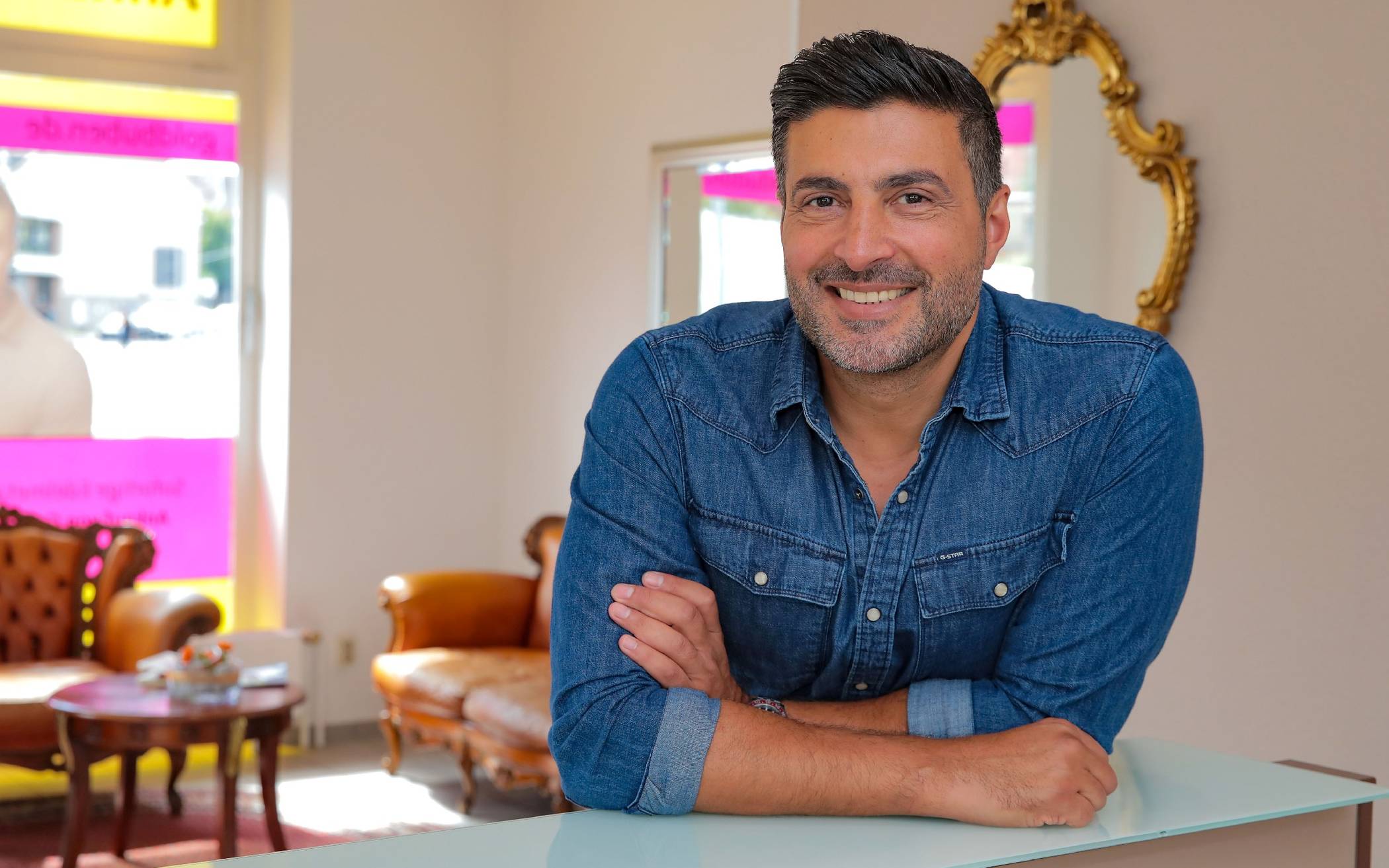 Mit den „Superhändlern“ bald in der Prime Time? TV-Liebling Sükrü Pehlivan plaudert aus dem Nähkästchen.