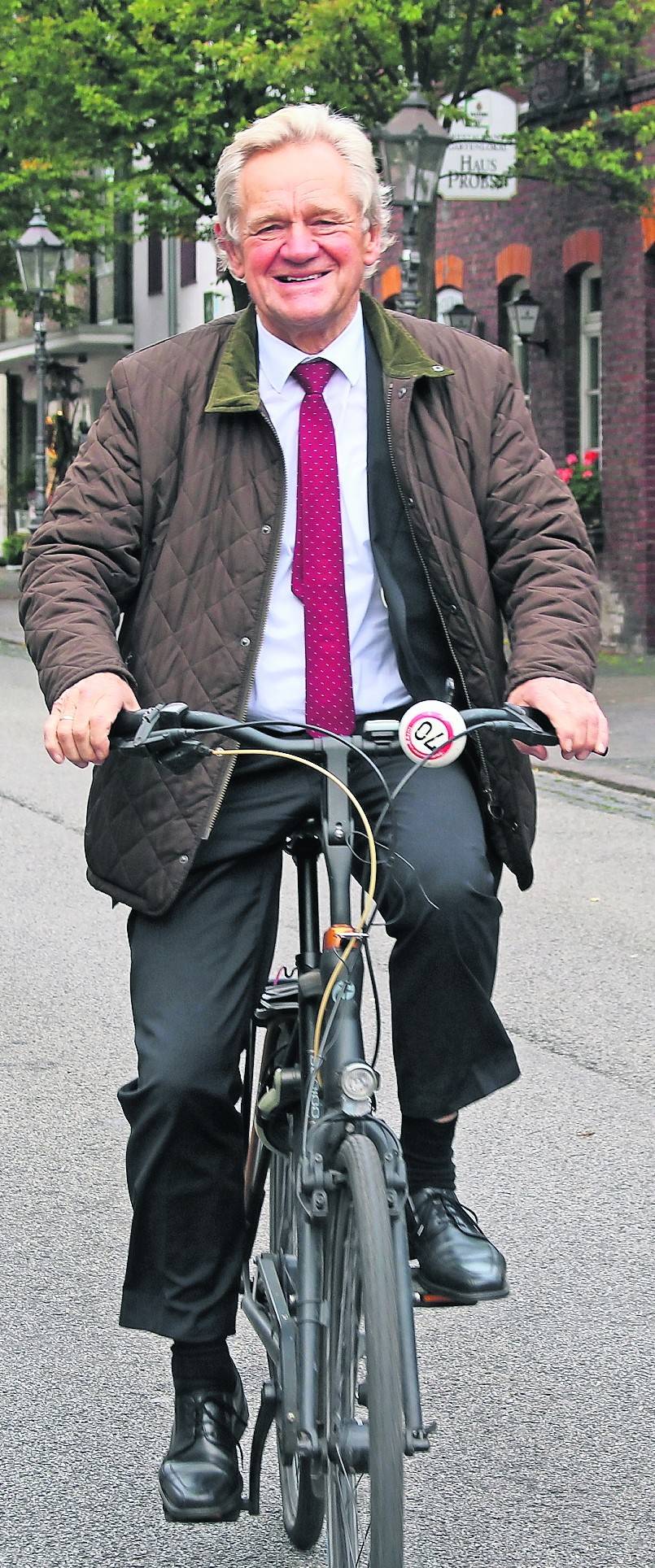  Immer gerne auf dem Fahrrad unterwegs: Bürgermeister Josef Heyes geht in einer Woche nach 21 Jahren im Amt in den wohlverdienten Ruhestand. 