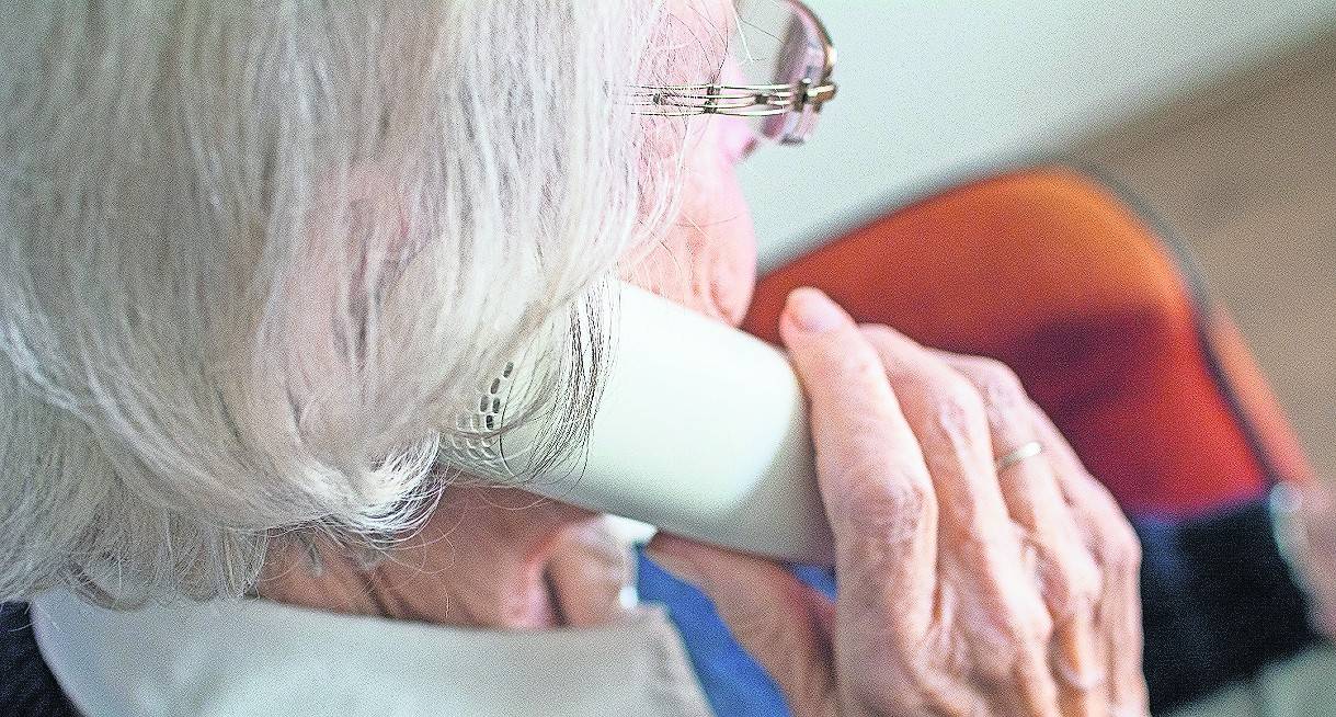  Vermehrt rufen dreiste Kriminelle in diesen Tagen ältere Menschen an und geben sich am Telefon als angebliche Polizeibeamte aus. 