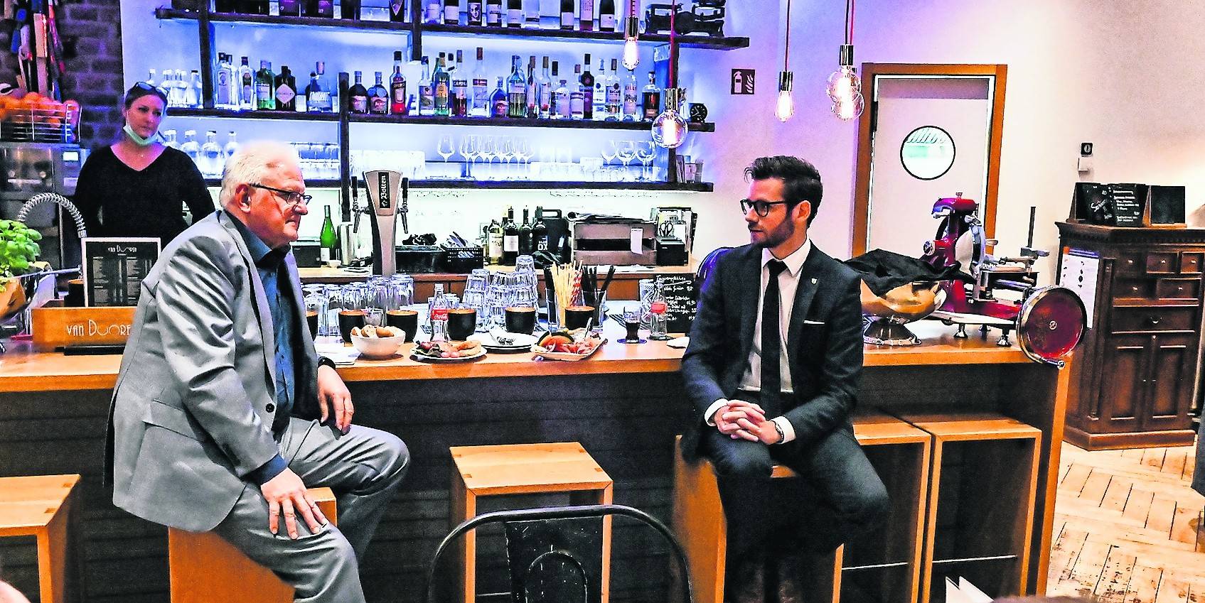 Drei Stunden lang beantwortete Felix Heinrichs (r.) beim Medien Montag Pressefragen.