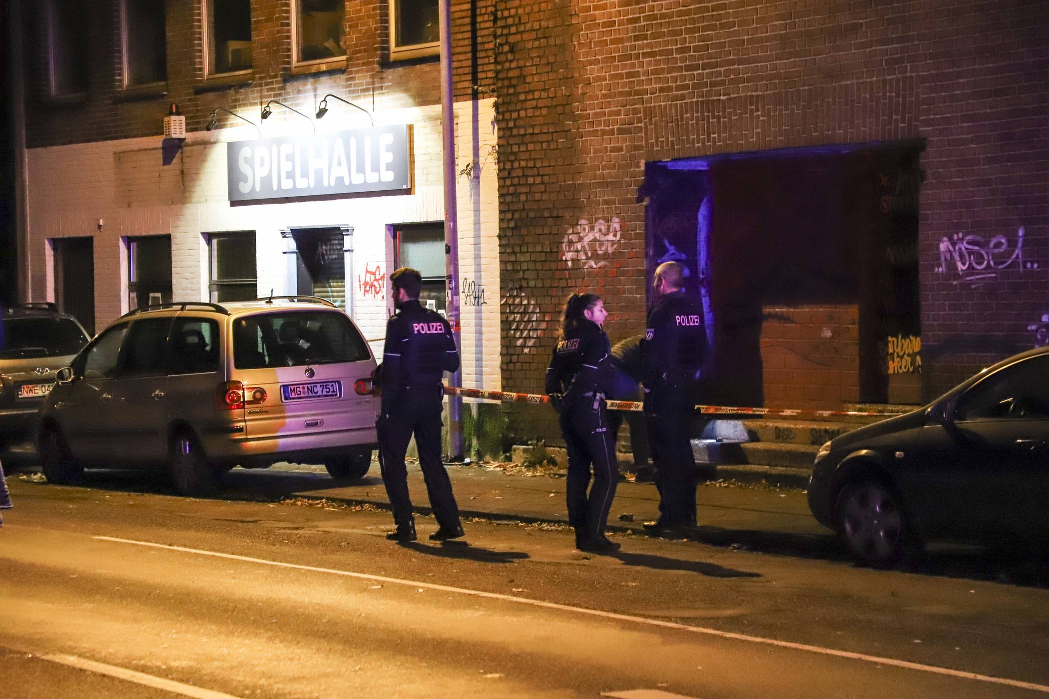  Auf dieser Treppe fanden Passanten den schwer verletzten Mann. 