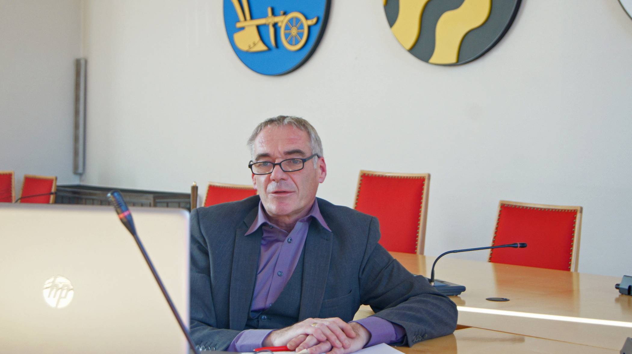 Videokonferenz mit dem Bürgermeister - das Thema „Digitalisierung im Rathaus“ läuft also schon einmal. Und auch sonst ist der Neue im Rathaus direkt mittendrin im Geschehen.