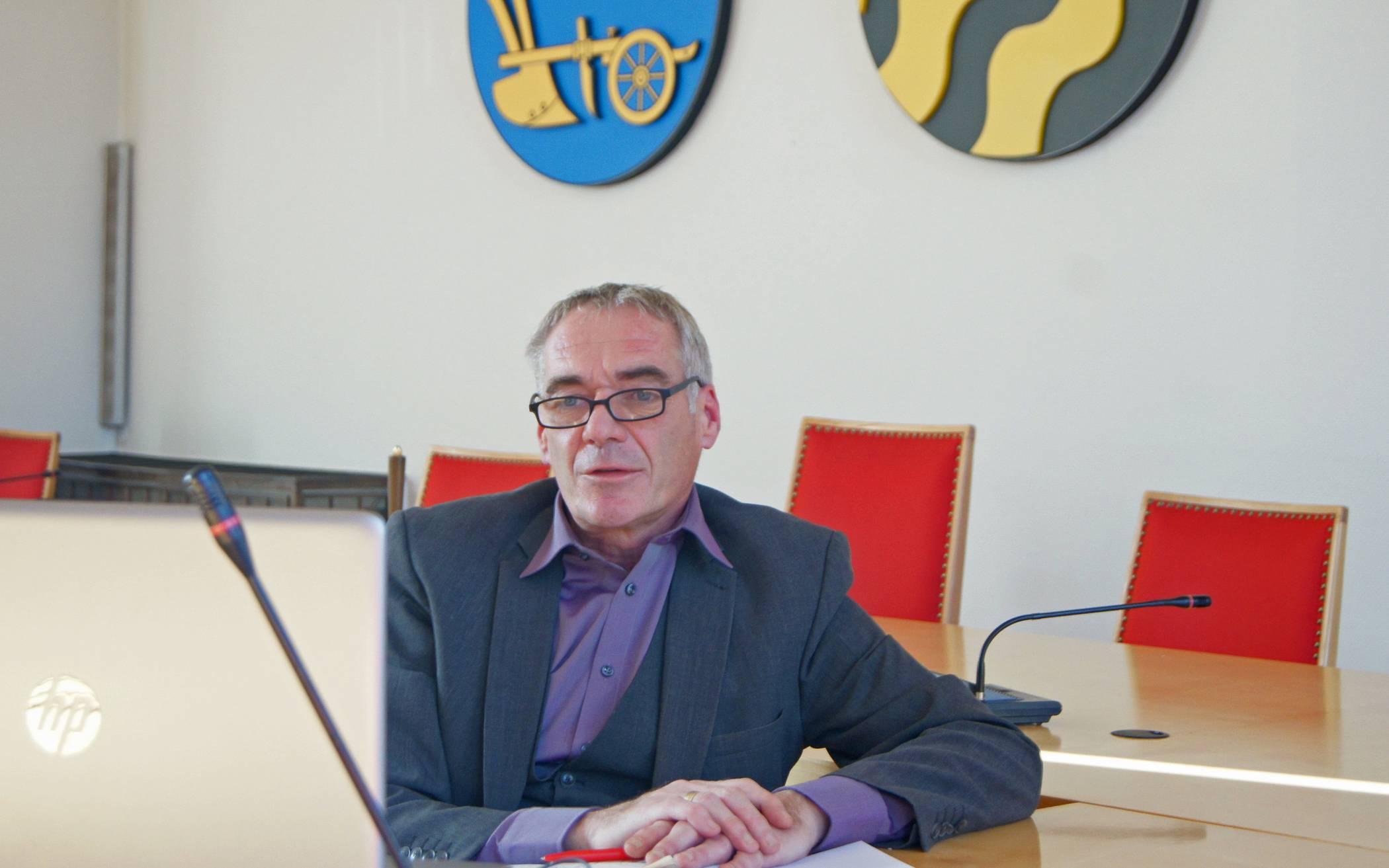 Videokonferenz mit dem Bürgermeister - das Thema „Digitalisierung im Rathaus“ läuft also schon einmal. Und auch sonst ist der Neue im Rathaus direkt mittendrin im Geschehen.