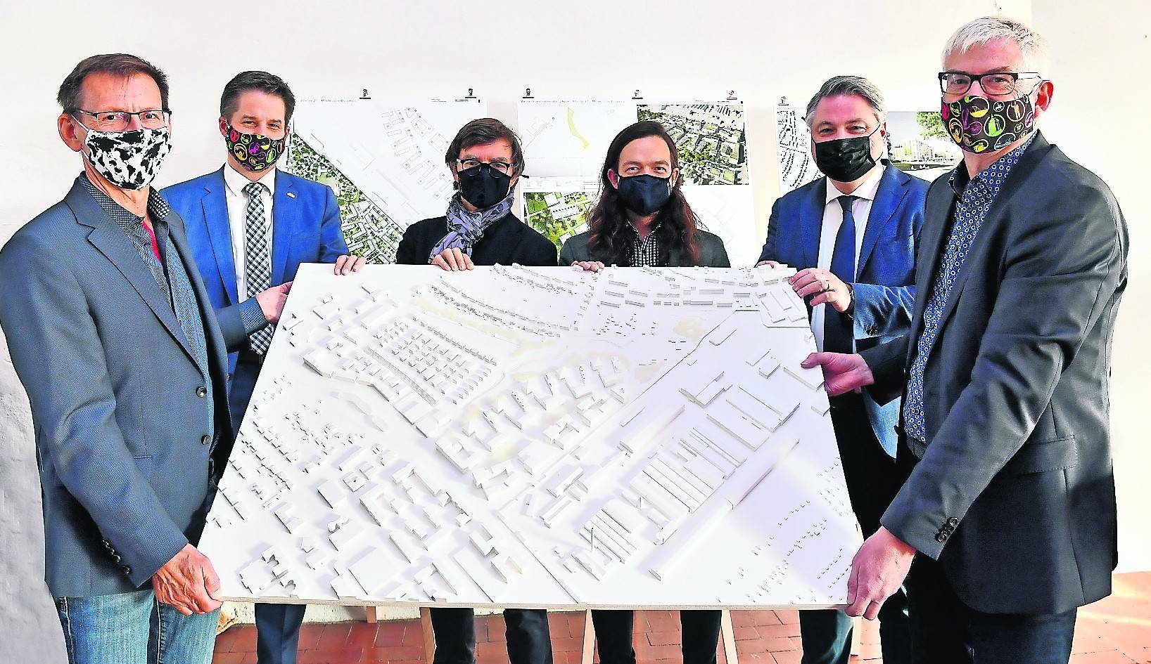  v.l.: Gerald Darkow, Gebietsentwickler der BPD RW, Christian Bommers, Bürgermeister der Stadt Meerbusch, Florian Krieger, Architektur und Städtebau (Darmstadt), Daniel Lindemann, GDLA Gornik Denkel Landschaftsarchitektur, Carl Smeets, Niederlassungsleiter Köln und Düsseldorf von BPD, Michael Assenmacher, Planungsdezernent der Stadt Meerbusch. 