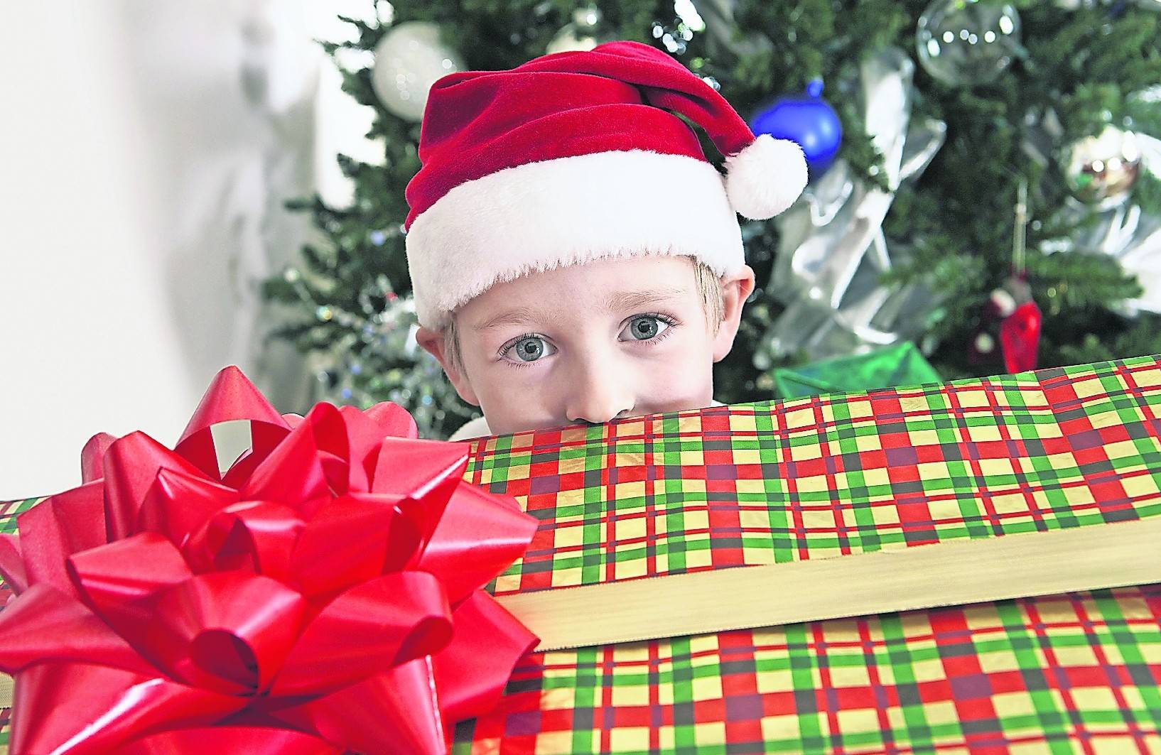 Die beliebte Aktion „Meerbuscher Sterntaler“ startet das Jugendamt in diesem Jahr gemeinsam mit dem Verein „Meerbusch hilft“. Die Geschenkwünsche der Kinder gibt es aus Infektionsschutzgründen diesmal im Internet oder auf telefonische Bestellung.
