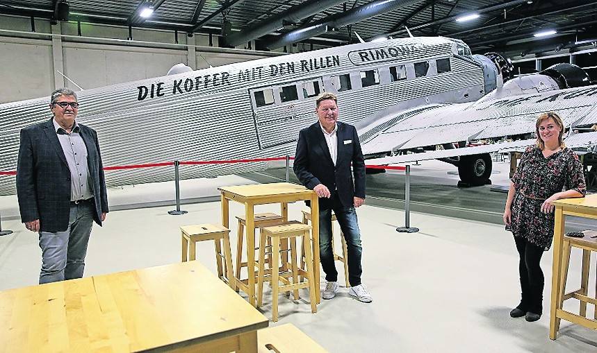 Der neue Bezirksvorsteher Volker Küppers (Mitte) und seine Vertretungen Ralf Kremer und Mona Guillén.