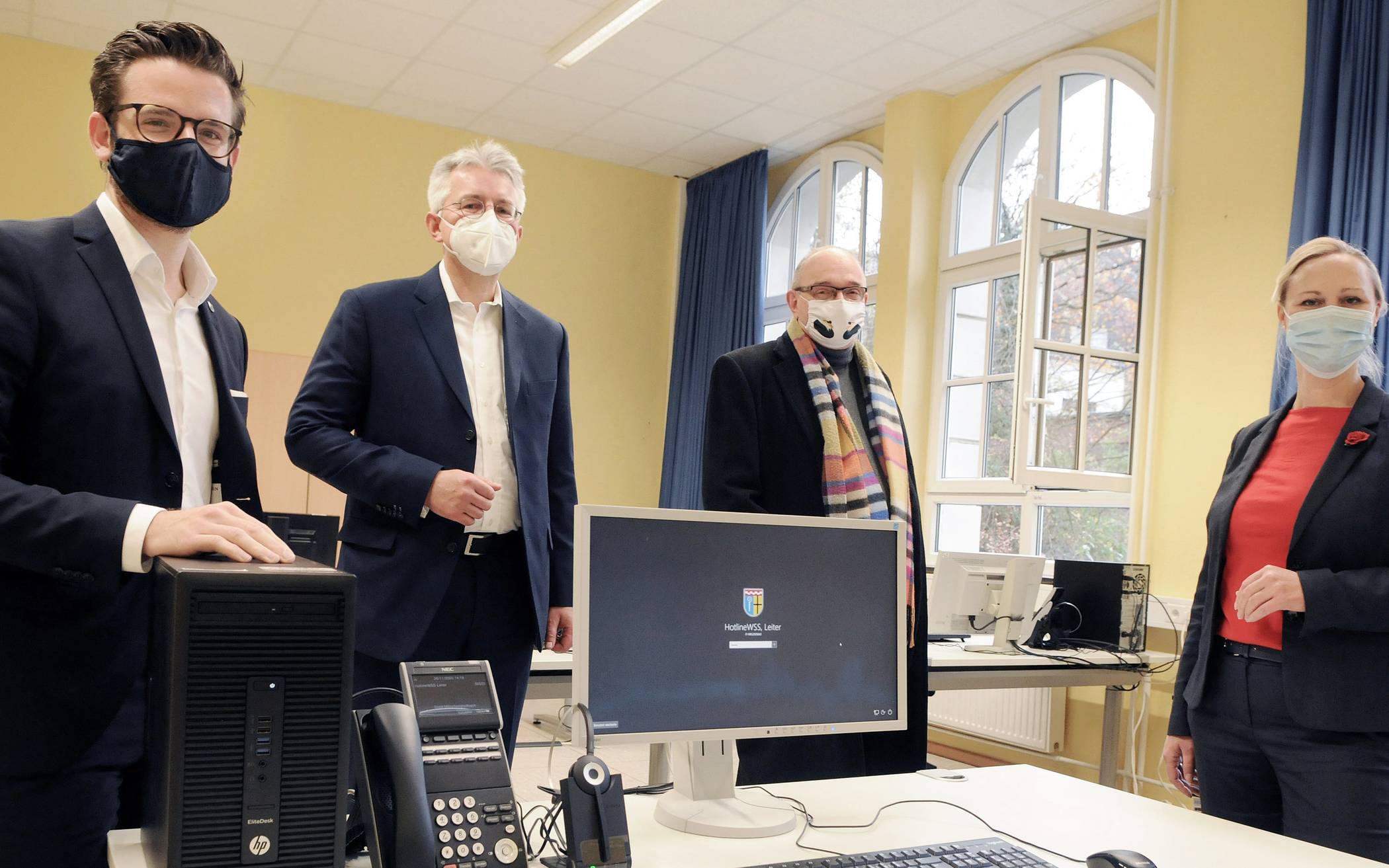 OB Felix Heinrichs, Ordnungsdezernent Matthias Engel, &nbsp;Kulturdezernent Dr. Gert Fischer und Sozialdezernentin Dörte Schall stellten das neue Corona-Lagezentrum vor. 