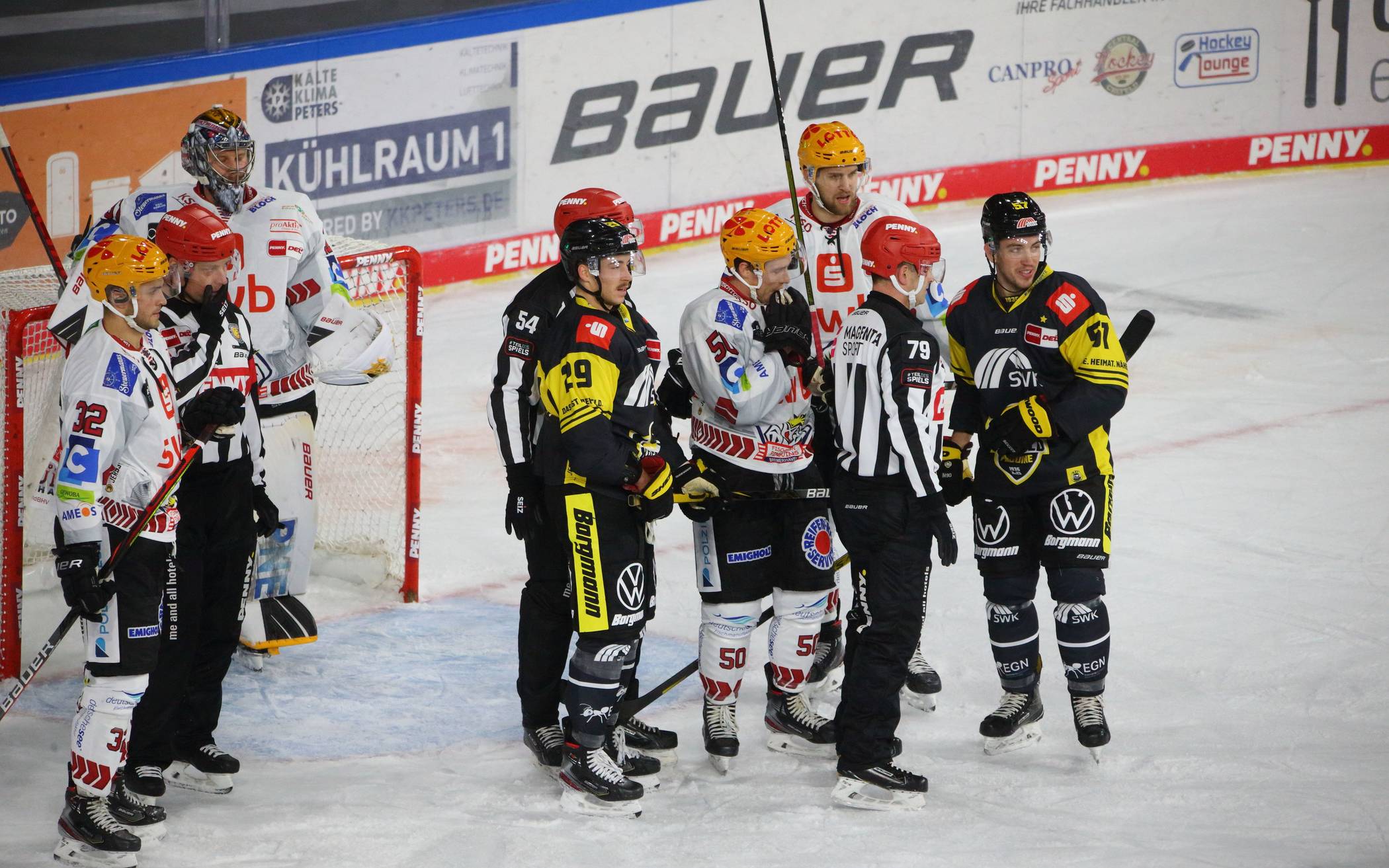 Pinguine gegen Bremerhaven