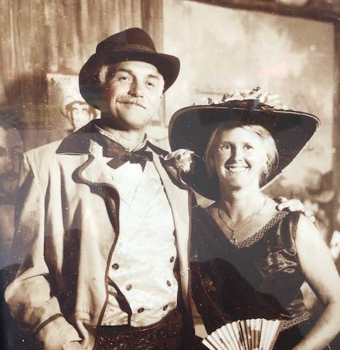 Geburtstagskind mit Ehefrau Meike: Jazz-Urgestein und Jazz-Uropa Walter Maaßen ist gestern 85 Jahre alt geworden. 