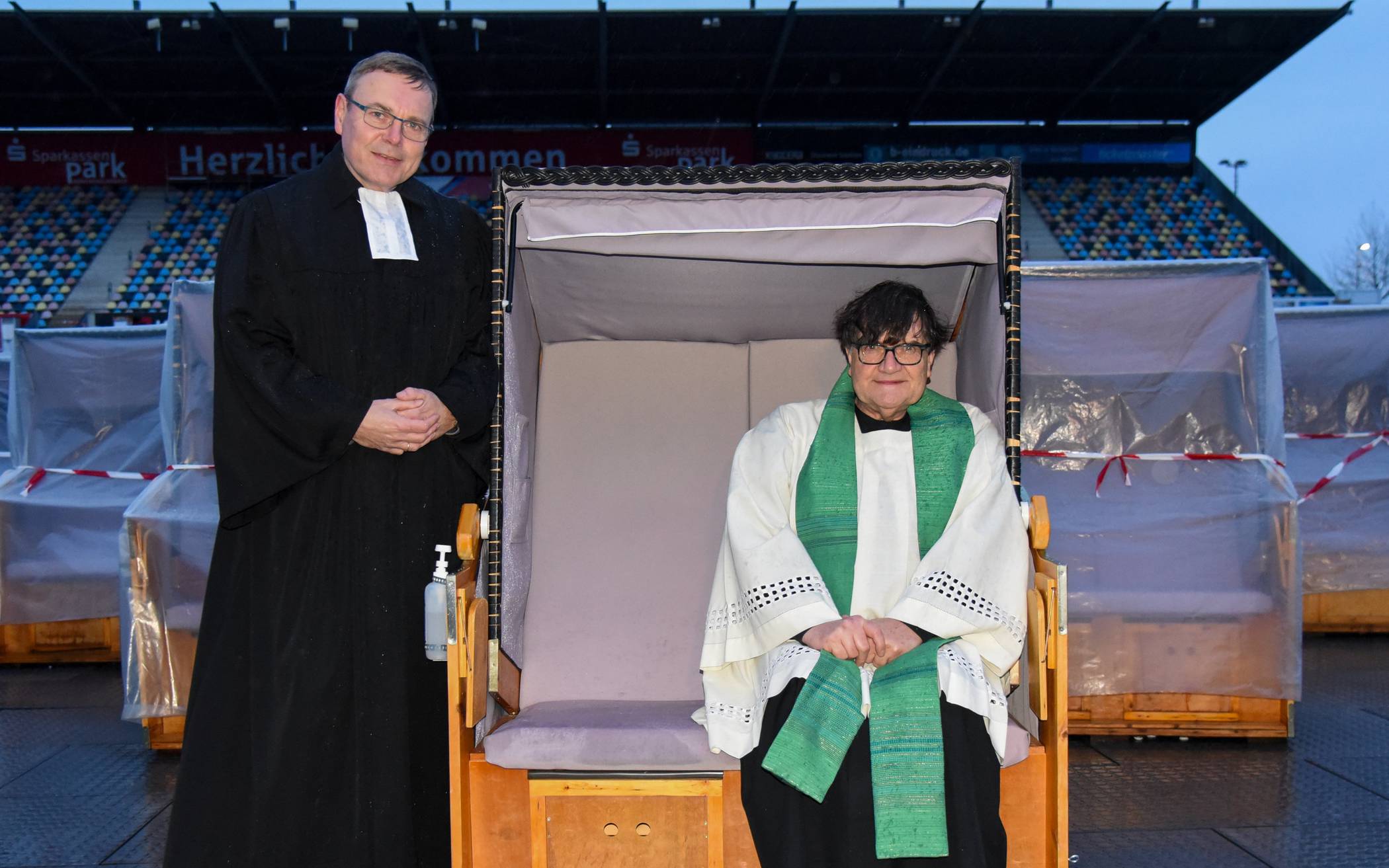 Superintendent Dietrich Denker (l.) wird gemeinsam mit seinem katholischen Kollegen Regionalvikar Pfarrer Klaus Hurtz den Gottesdienst halten. 