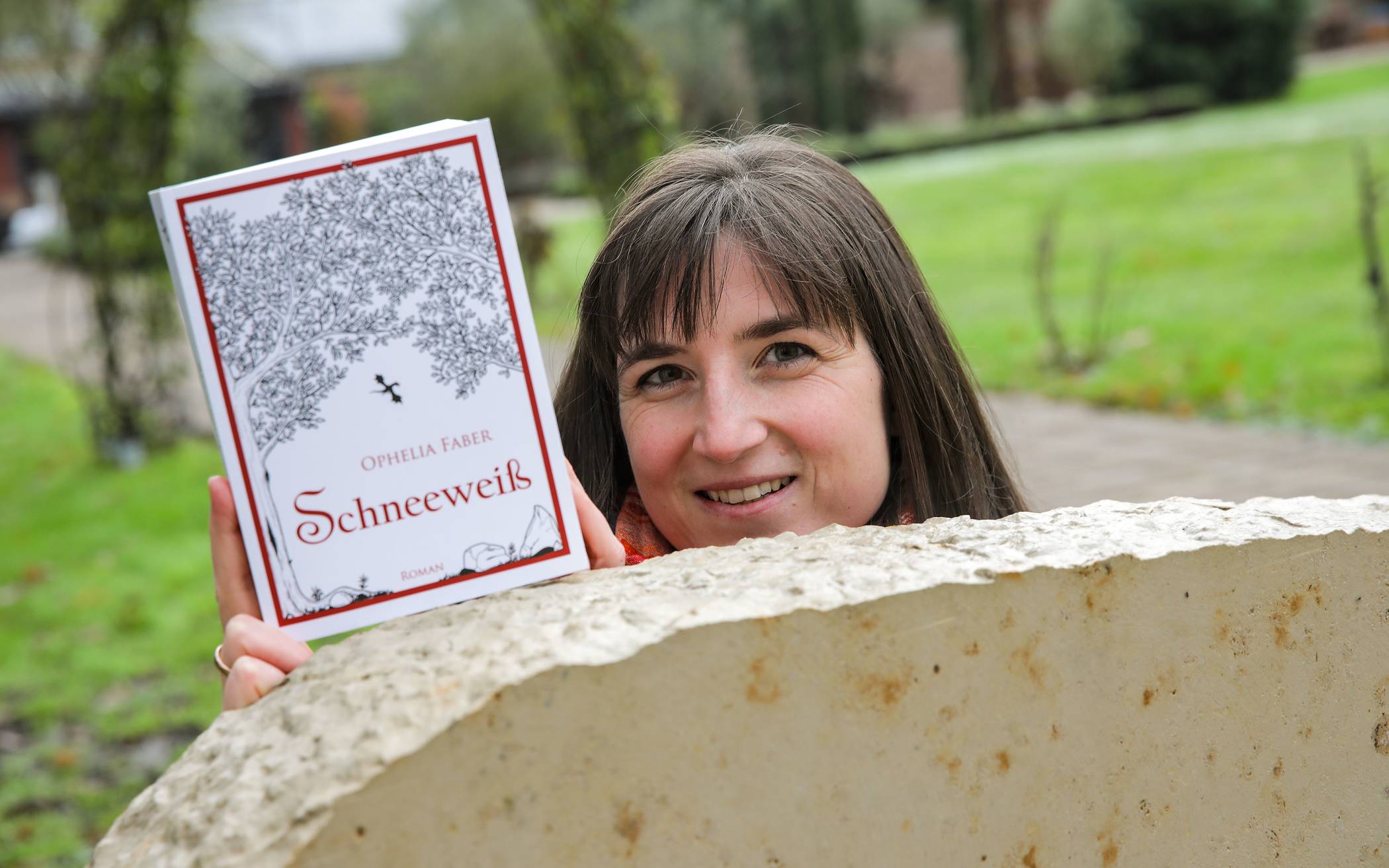  Die Korschenbroicherin Viktoria Färber hat unter dem Pseudonym Ophelia Faber das Märchen „Schneewittchen“ neu geschrieben. 