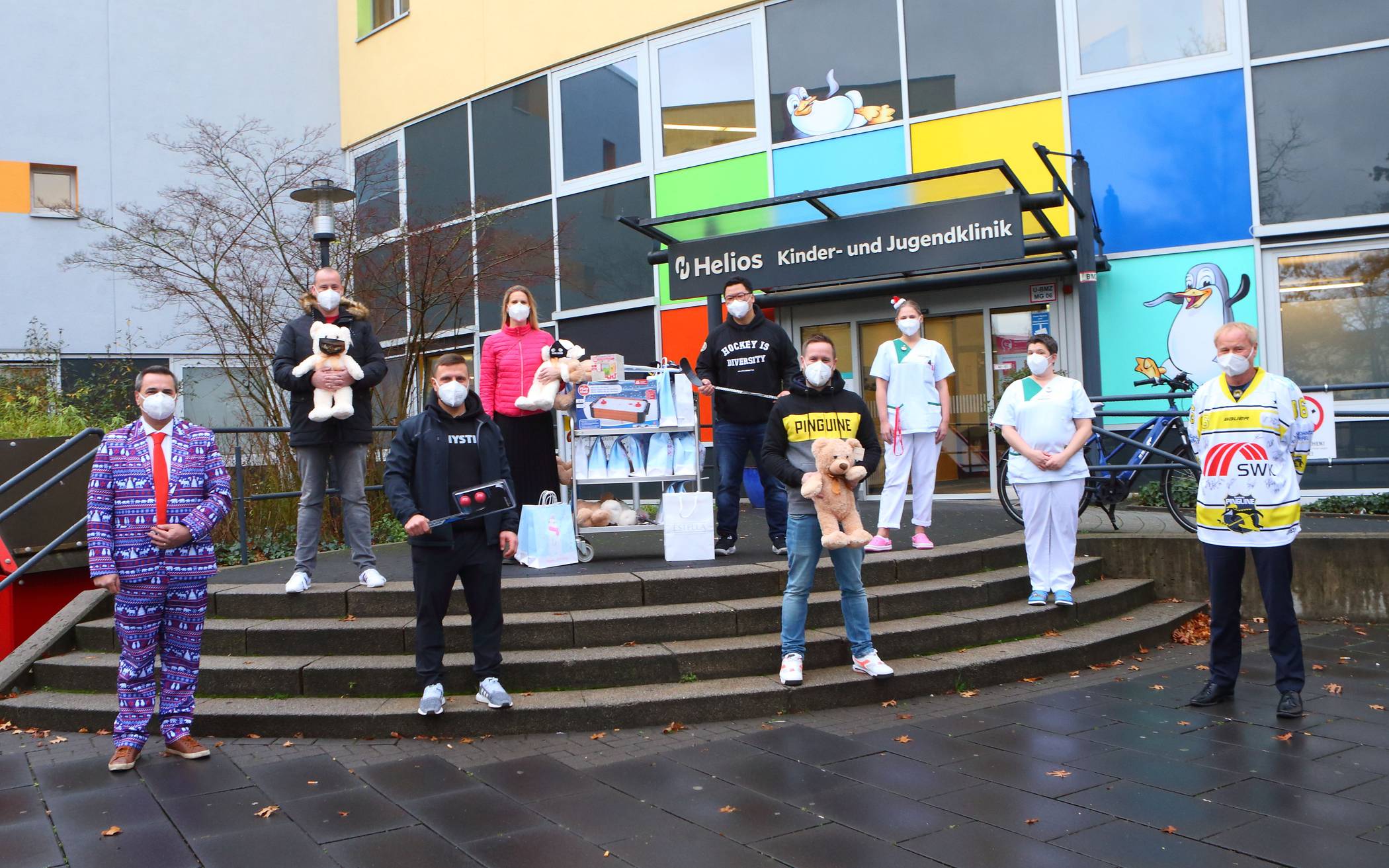 Sportler besuchen kranke Kinder 