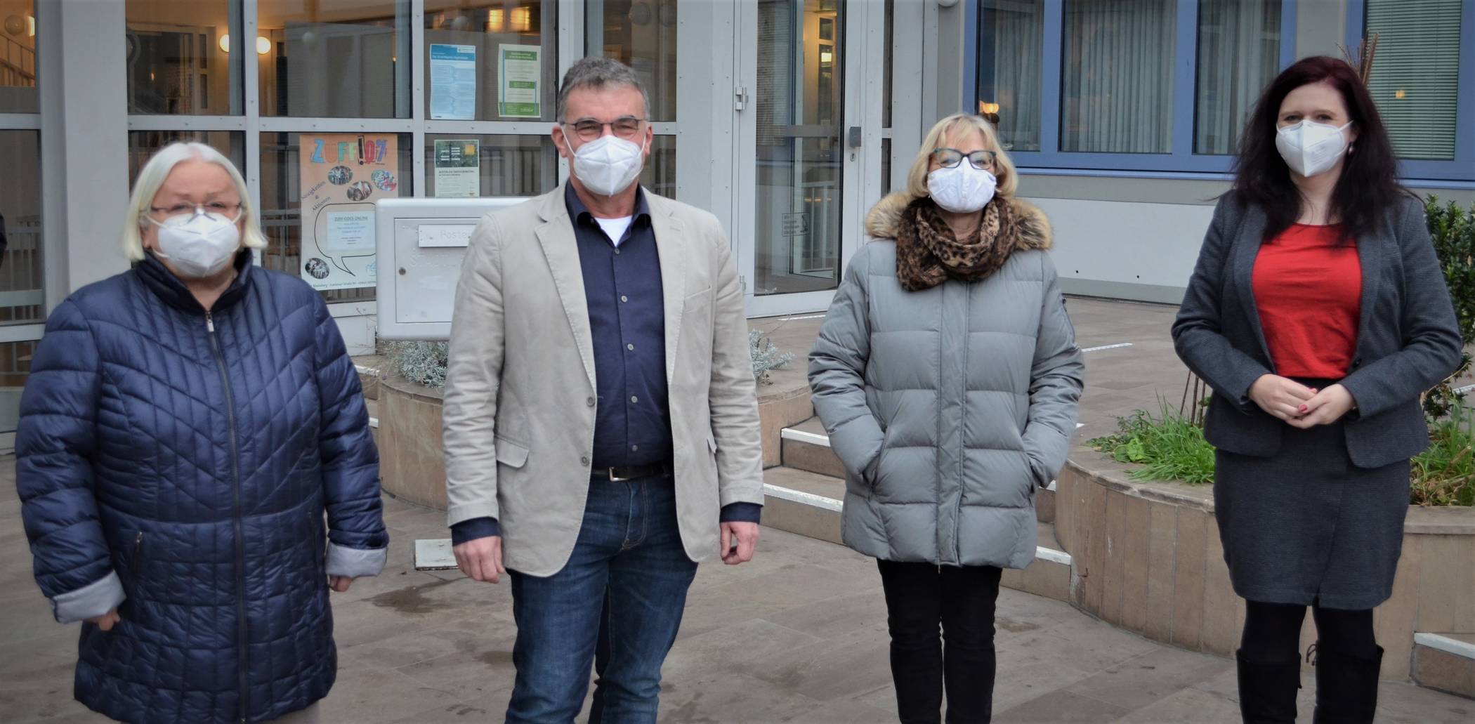 Sprecherinnen des Seniorenbeirates erneut gewählt (v. l. n. r.): Sprecherin Bärbel Reining-Bender, Bürgermeister Dietmar Heyde, stellv. Sprecherin Margit van Wesel und Azra Zürn, Leiterin des Fachbereiches Jugend und Soziales.