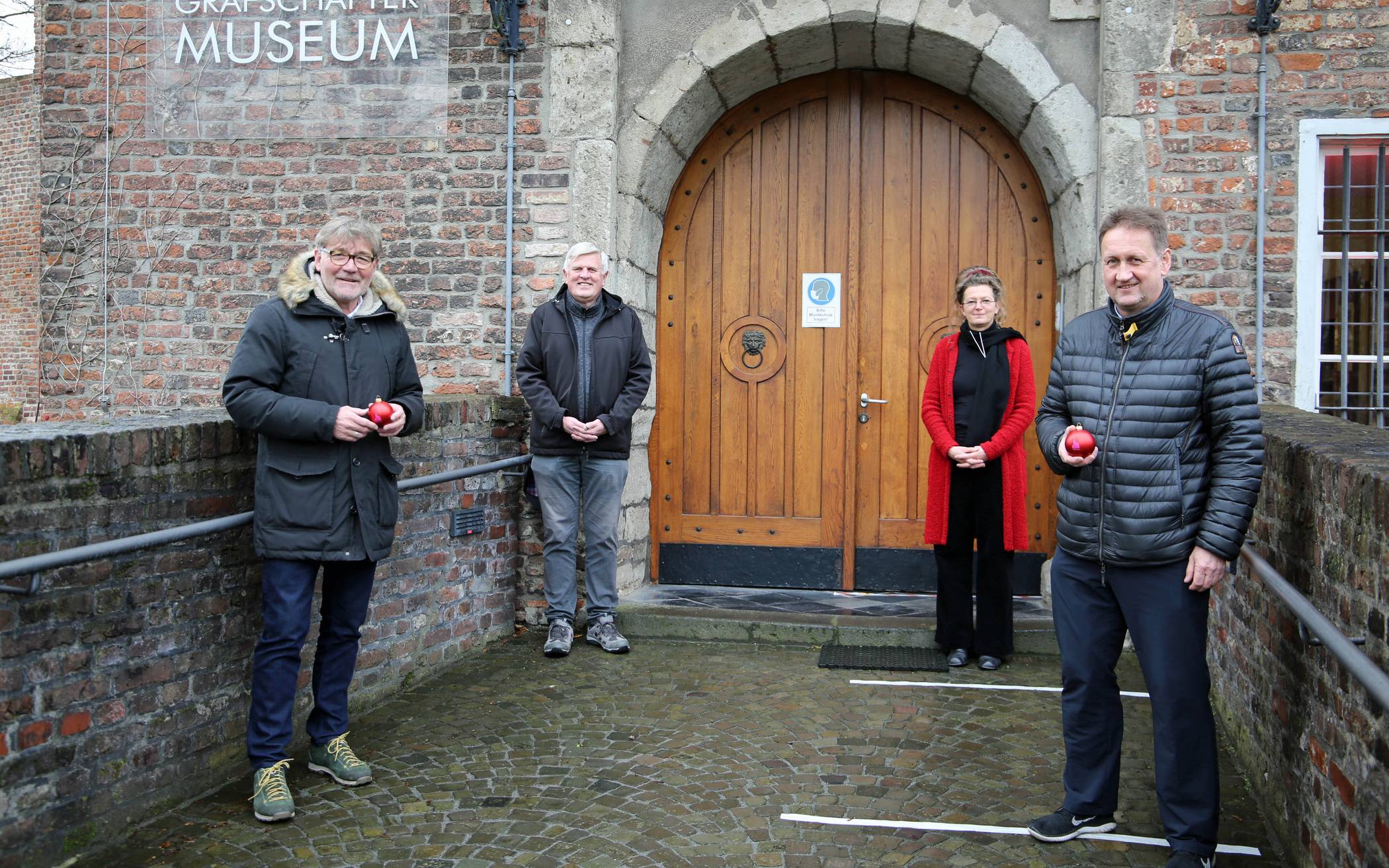 Siegmund Ehrmann, Dr. Dr. Claus Grundmann,