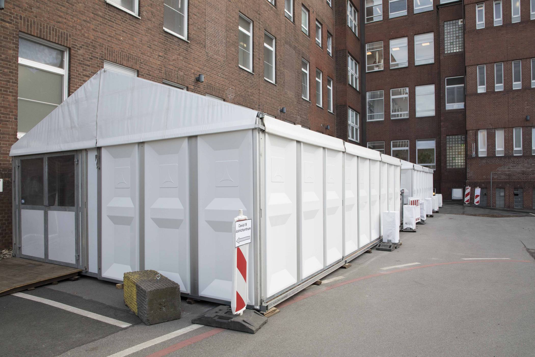 Geringere Nachfrage nach Tests: Neue Öffnungszeiten im Covid-Testzelt Bethanien