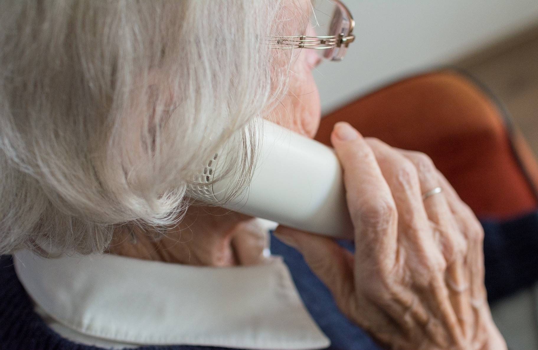 Der Anrufer bietet einen Corona-Impfstoff zum Kauf an? Lieber schnell auflegen! 