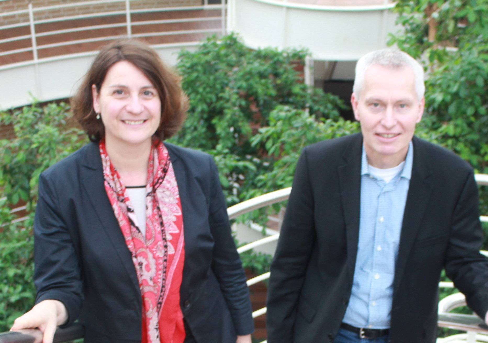Stellten die Arbeitsmarktbilanz 2020 vor: Dr. Bettina Rademacher-Bensing und Klaus Churt. 