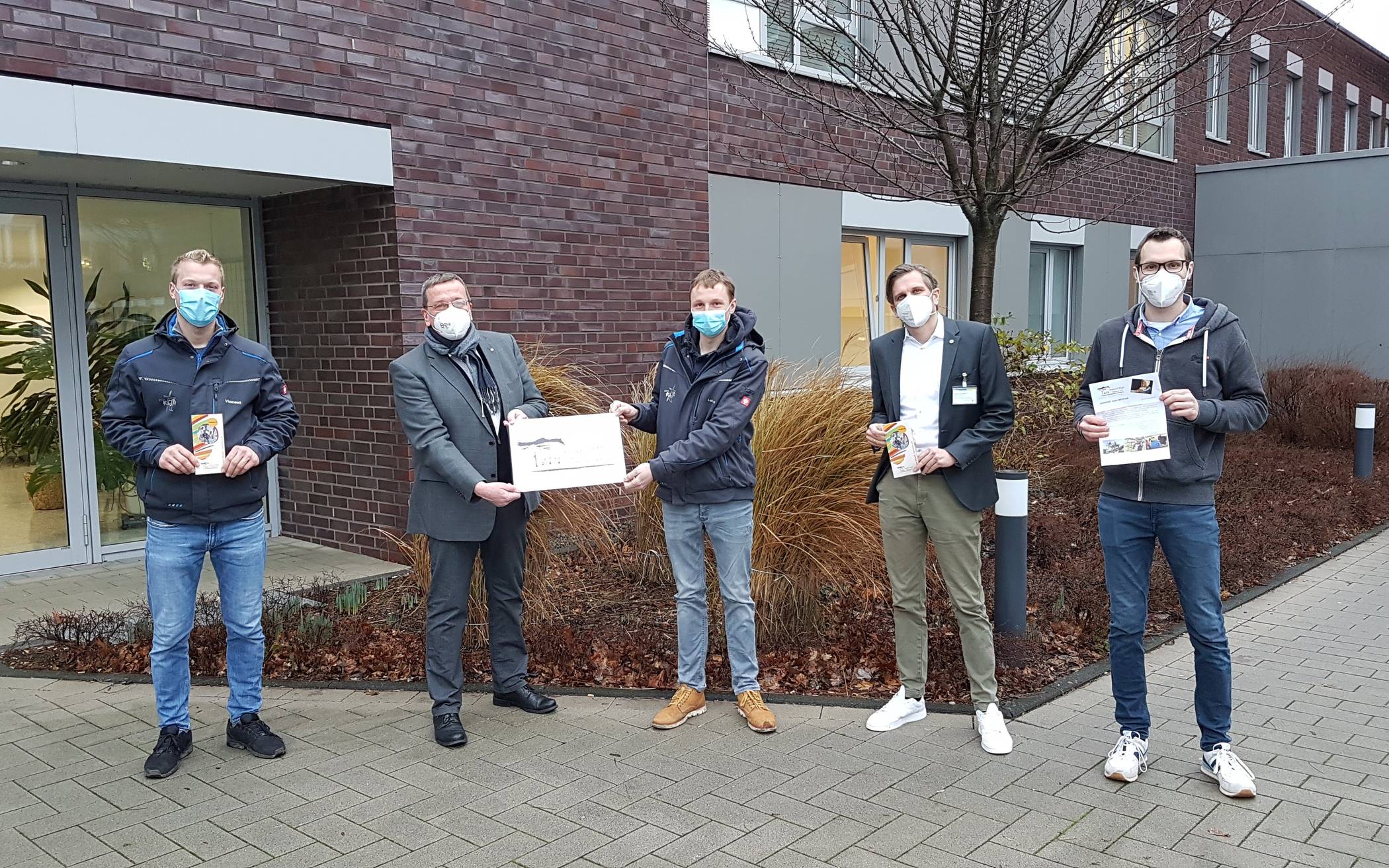 Trafen sich zur Spendenübergabe am St.