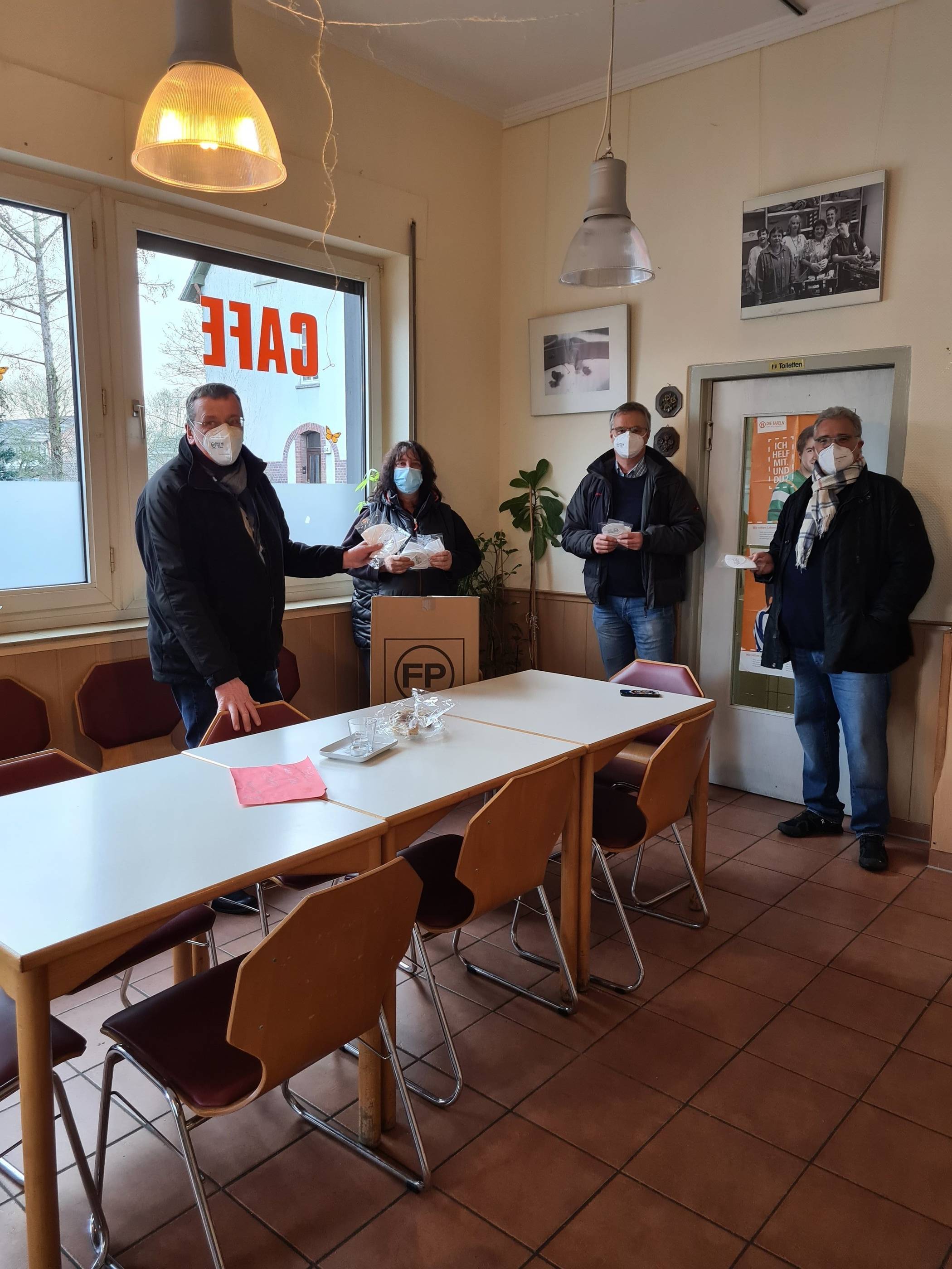  Bei der Spendenübergabe (v.l.): Josef Lübbers, Marina Granzin, Wolfgang Krause und Frank Lemm. 