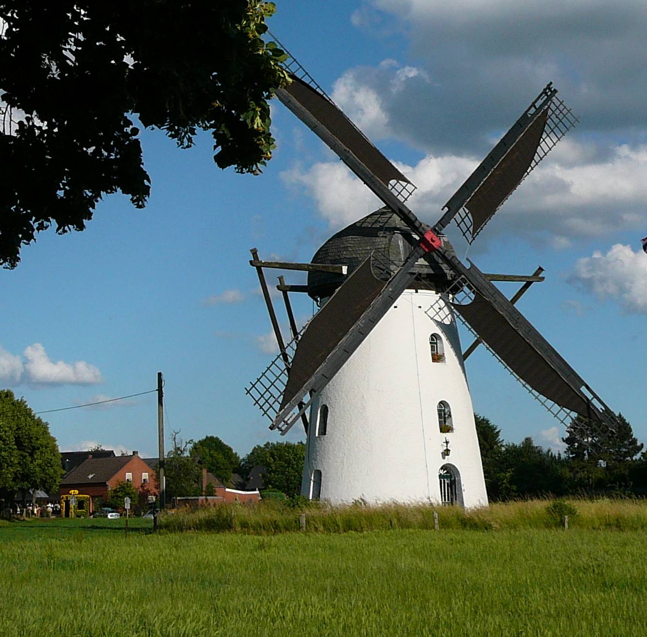 Die Hinsbecker Stammenmühle braucht neue Flügel. Foto: Heinz Koch