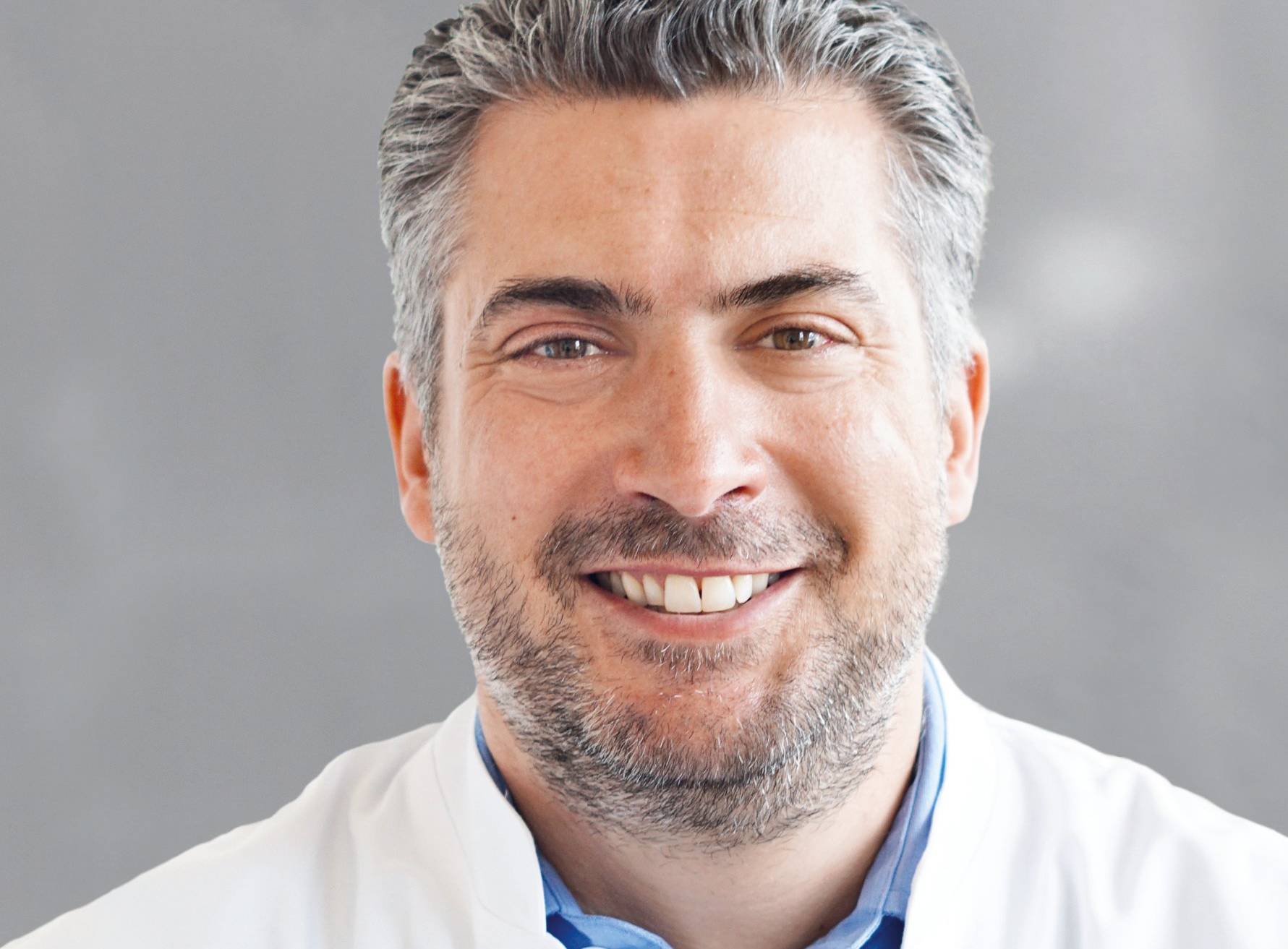  Chefarzt Hendrik W. Keller. 